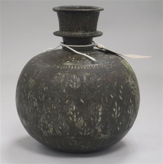 An Indian Mughal style bronze huqqa base, 18th/19th century height 16cm